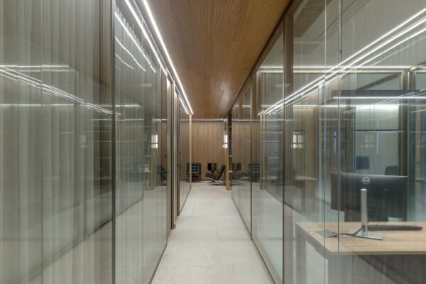 divisórias de vidro duplo para escritório de advocacia